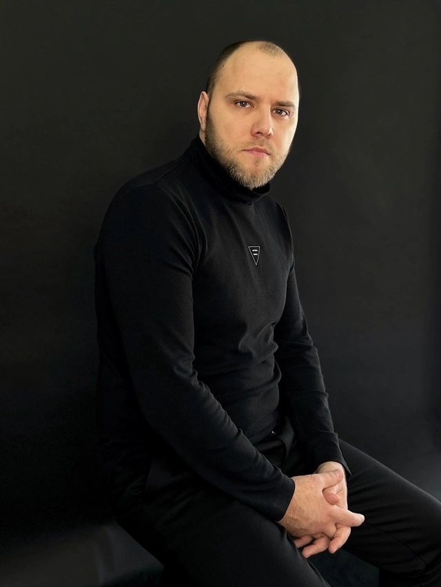 Андрей Владимирович руководитель М2 Ремонт компании комплексного подхода по ремонту и отделки внутреннего помещения в Оренбурге.